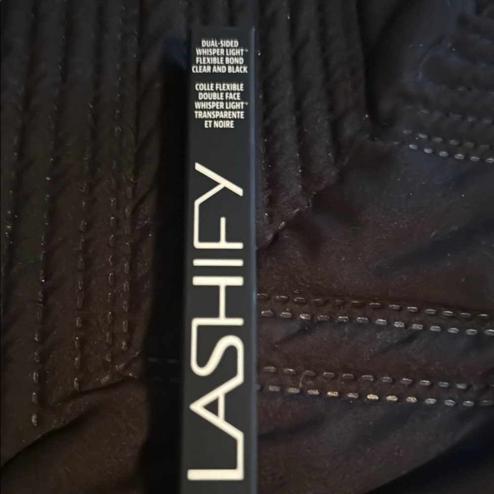 LASHIFY Dual-Sided Whisper Light Bond in Clear and Black